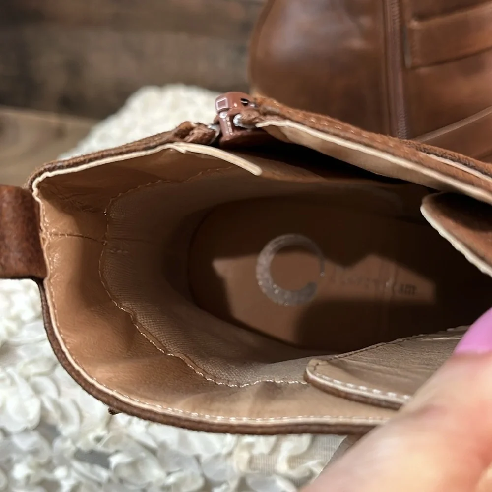 Journee Collection Brown & Gold Buckle Ankle Biker Pointed Booties Size 6 NEW - Picture 8 of 9